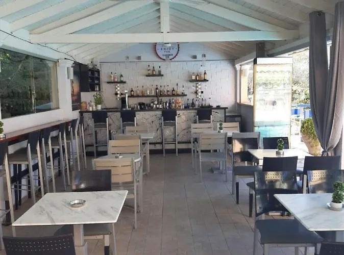 Zefiros 4* גאוביה