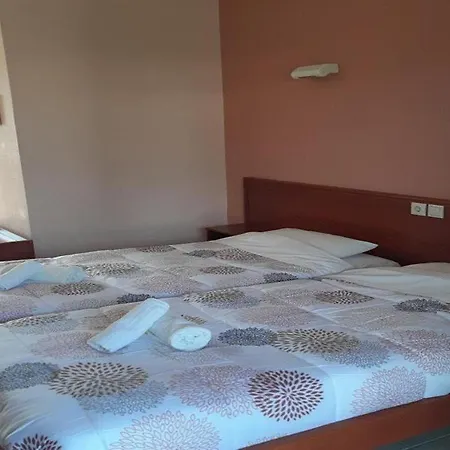 Zefiros 4*