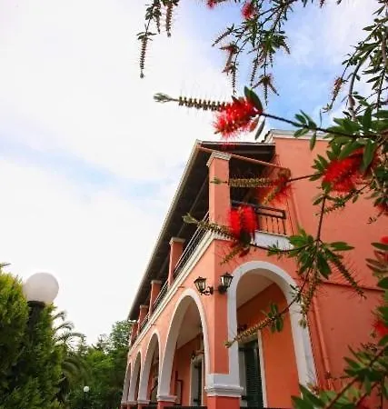 Zefiros Aparthotel
