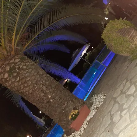 Zefiros Aparthotel 3*