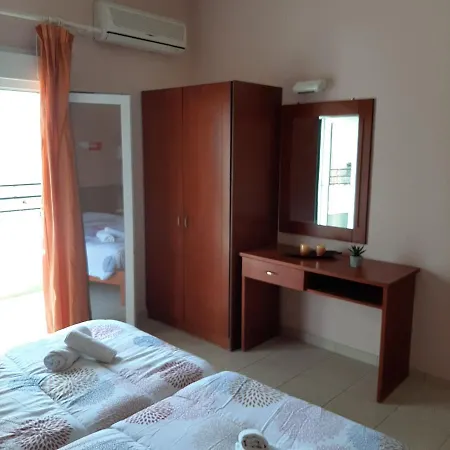 Zefiros Aparthotel 4*